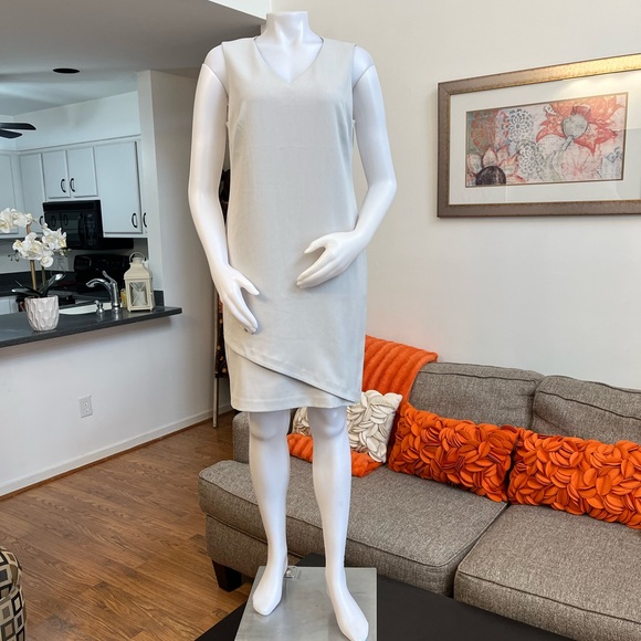 ❣️🆕The Limited Vapor Blue Classic Sheath Dress❣️ - Picture 2 of 10